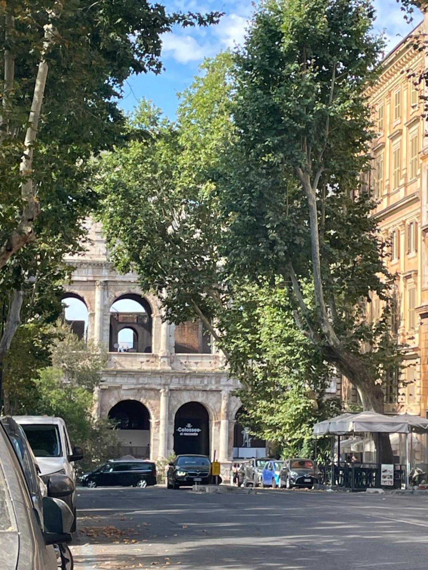 Al Parco Del Colosseo Rome Bagian luar foto